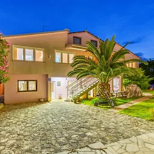 https://viola-medulin.pula-hotels.org