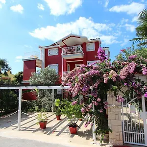 Ava Apartment