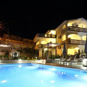  Apartment Bago Kroatien
