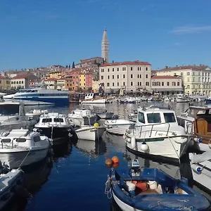 Ylenia Apartment
